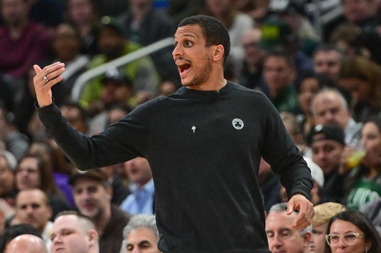 布朗:马祖拉执教风格可能有点疯狂 但现在的我们需要这种疯狂劲