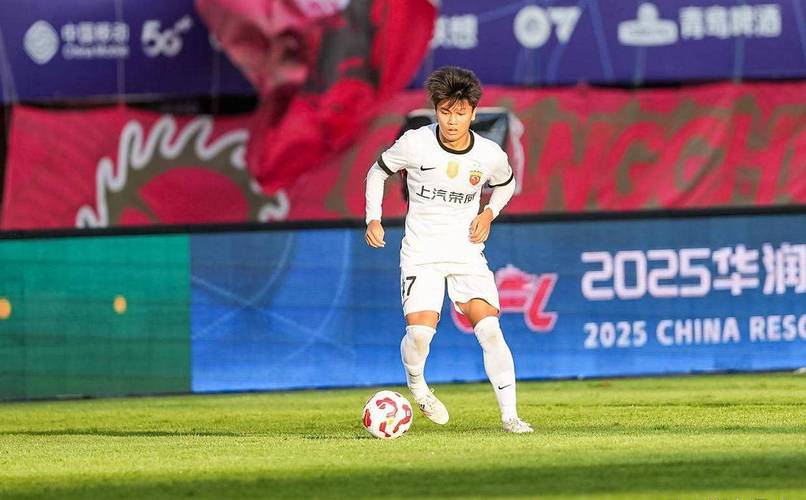 海港半场调整！蒯纪闻、吾米提江换下李圣龙、蒋光太