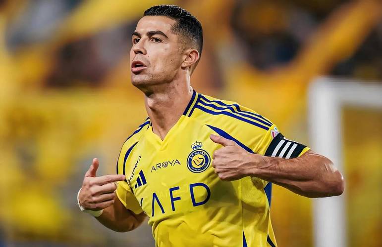 凯恩仅用12场便达成俱乐部单赛季20球，梅西最快17场、C罗13场