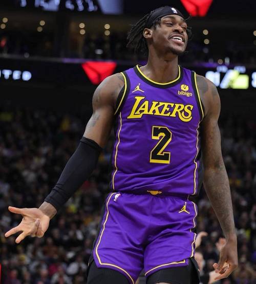 范德比尔特：第三节开局也很重要 下半场的首发得提前回场内热身