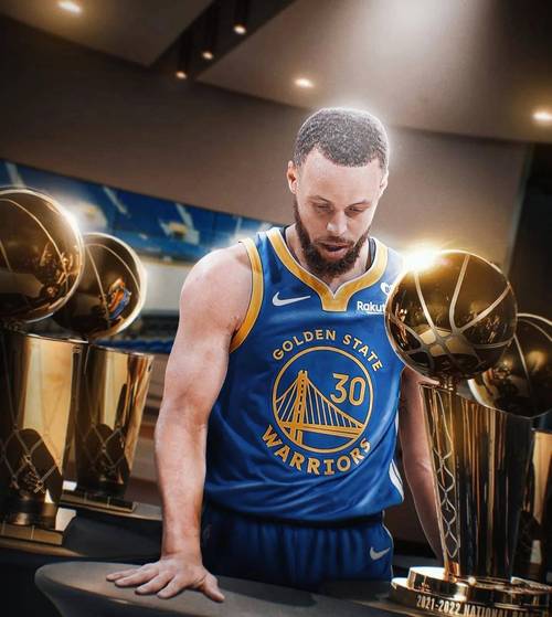 库里：库明加接受了防守东契奇的挑战 他打出了有影响力的表现