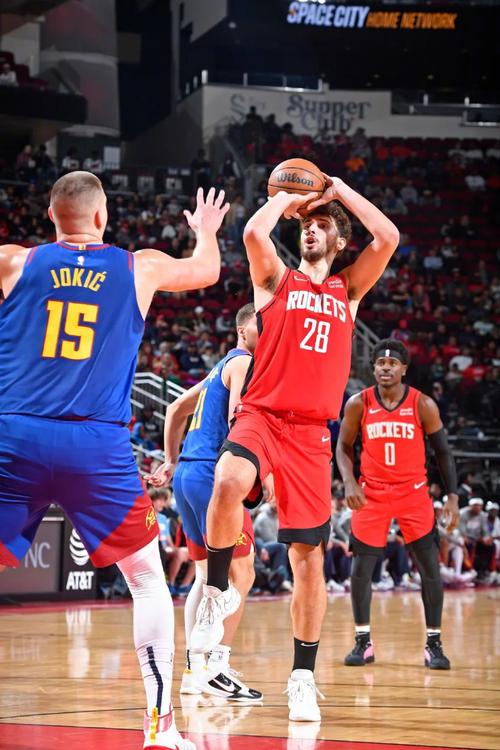 媒体人:申京表现妥妥的约基奇级别 亚历山大证明了MVP的实力