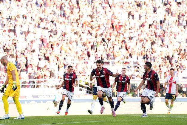 欧联杯：维拉开场4分钟闪击但惨遭逆转，客场1-2不敌前进之鹰