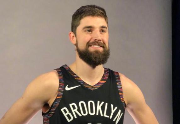 卢谈小卡表现不佳:要去研究下 让他在进攻端专注投入是我的职责