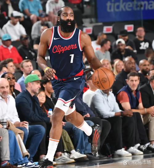 熟悉的感觉！哈登先超远三分强解 后妙传祖巴茨扣空篮打停爵士