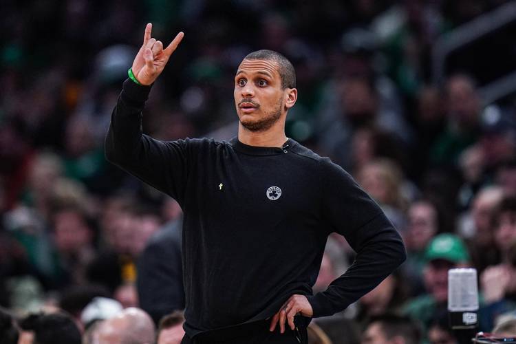 马祖拉:科塔表现很棒 我们对他标准设定得很高他回应了这份期待