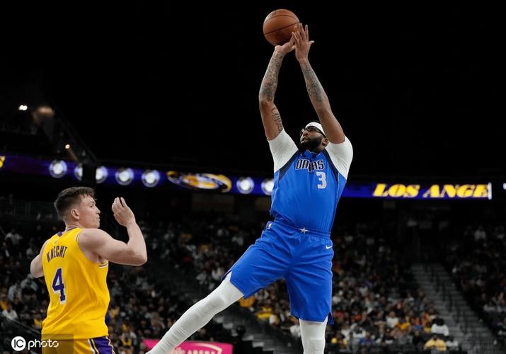 浓眉谈弗拉格表现：第一次打真正比赛的正常紧张情绪 他会没事的