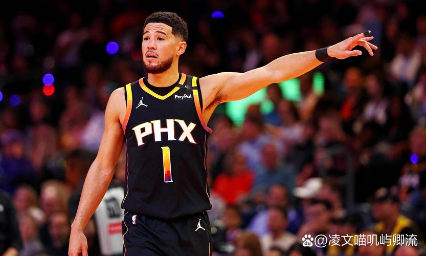 布克:我这场的表现糟糕透顶 出现那些失误不像我的风格