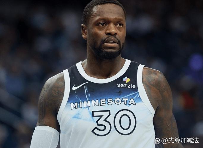 太铁了!鲍尔三分球7中1仅拿3分4板6助 4失误