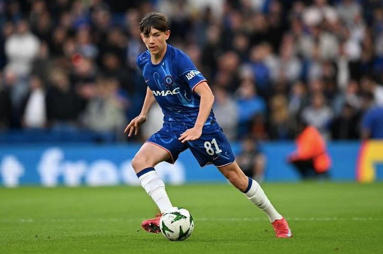 官方：切尔西与17岁中场雷吉-沃尔什签下职业合约