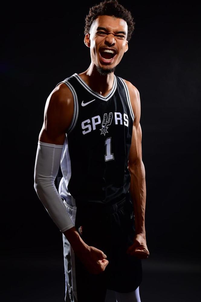 👀你觉得文班亚马本赛季是否可能会拿下四双？