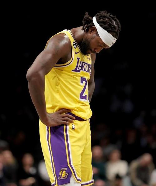 次节终于找回手感！托马斯半场8中4&4罚全中拿到13分4助 次节11分