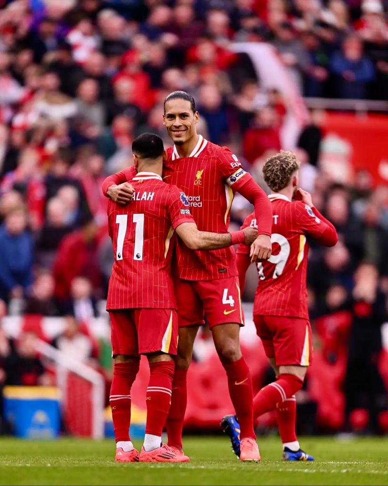 格伦-约翰逊：格伊可以和范戴克搭档一两年，利物浦越早签他越好