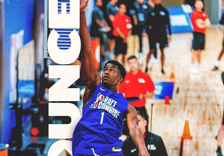 【菜鸟】探花埃奇库姆26分4板7助 状元仅2分 小杨8分钟3中0得1+1