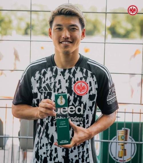 德国杯法鹰vs多特首发：堂安律、格策先发，小贝林、阿德耶米出战