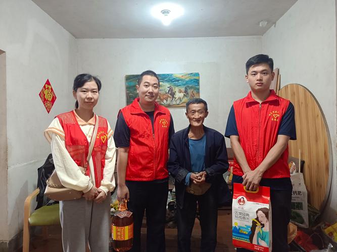 南京城市足球公益行——南京市点将台社会福利院重阳节慰问活动