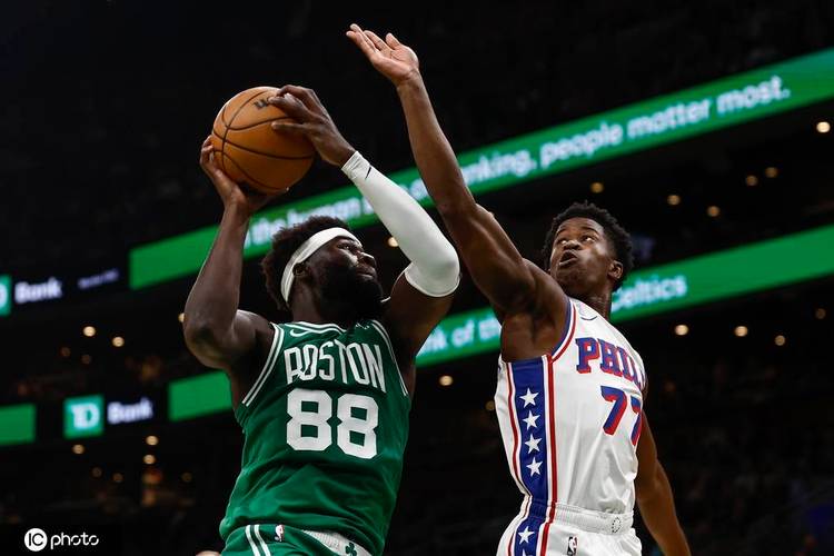 小里：人们说谢泼德首场打雷霆挣扎 埃奇库姆在怀特头上砍34分呢