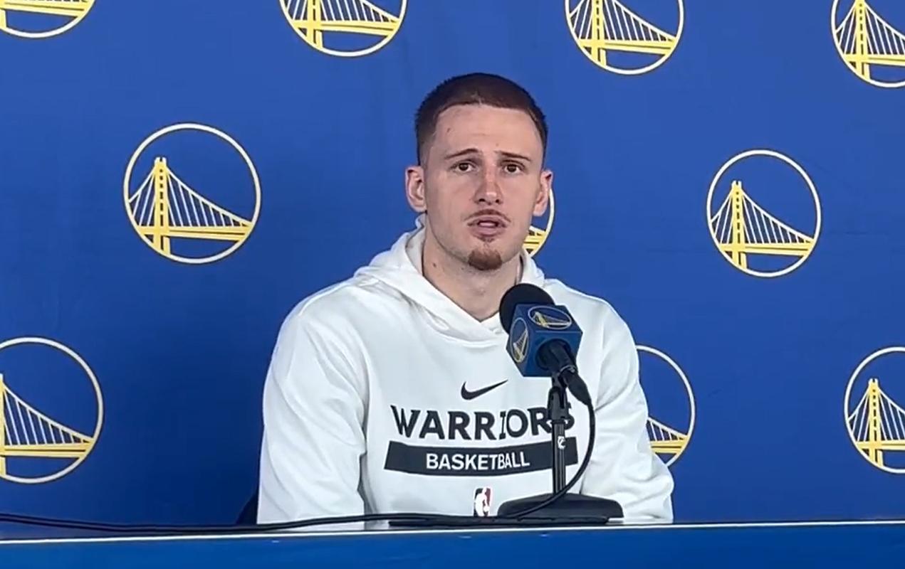 队记:迪文岑佐分位出身打了3场控卫值得商榷 难道在效仿火箭?