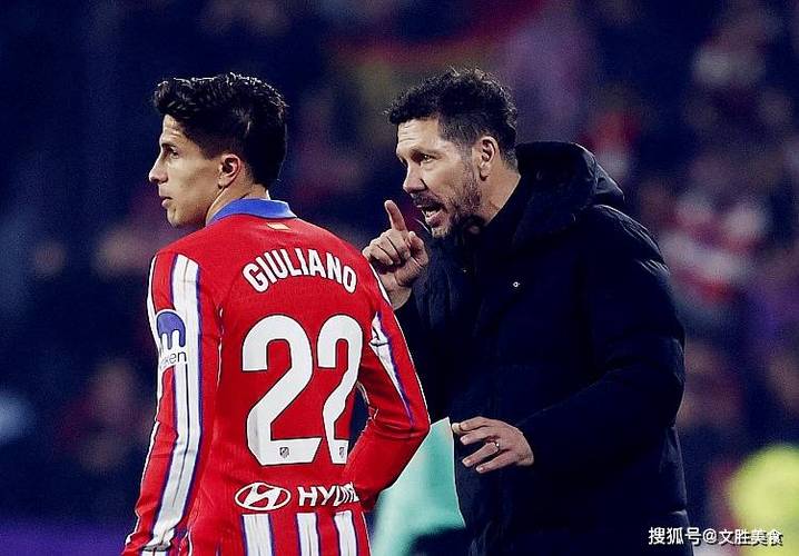 😎给老爹争脸了！朱利亚诺-西蒙尼当选马竞10月最佳球员