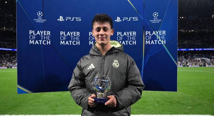 击败贝林厄姆等人！官方：居莱尔被票选为皇马10月最佳球员