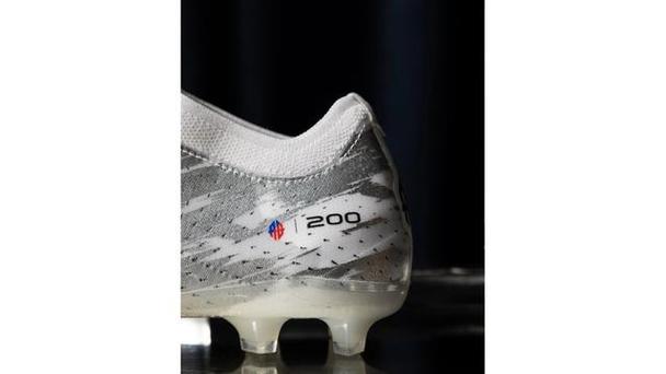 全球限量200双!迪卡侬推出格列兹曼限量战靴,致敬后者马竞200球