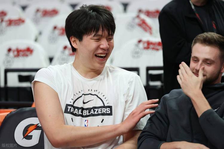 队记：相比自己的表现 罗威即将复出对杨瀚森出场时间影响更大