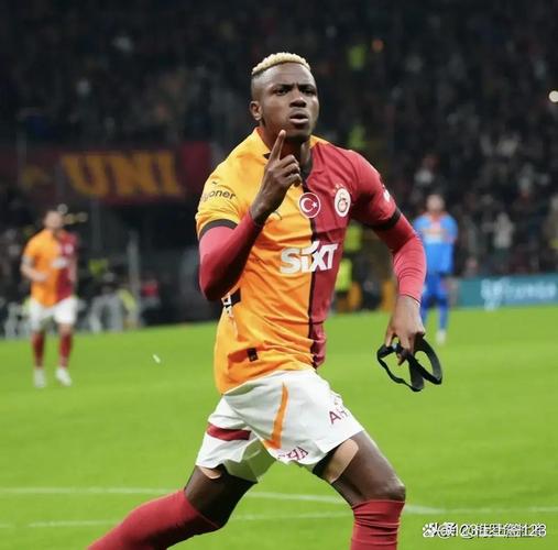 世体：奥斯梅恩重入巴萨引援视野，球员高昂身价是转会最大障碍