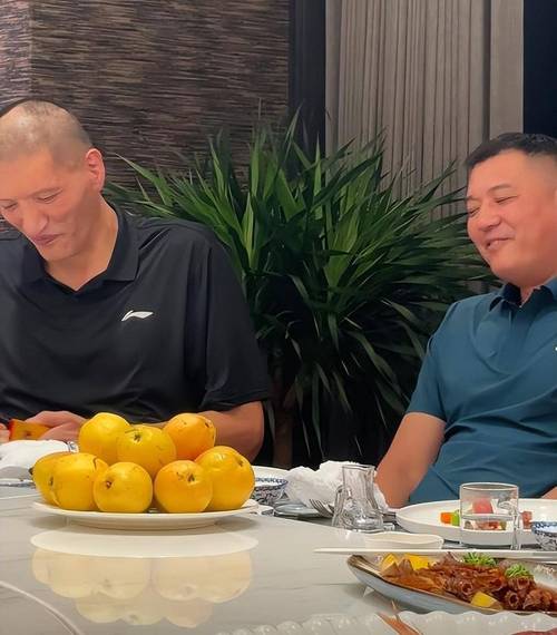 巴特尔&巩晓彬此前评价瀚森：不能说懒吧 在场上表现欲望不强