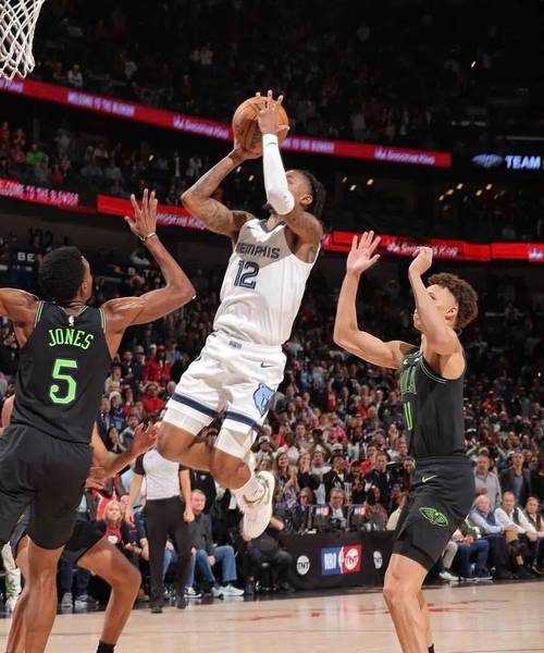 莫兰特8次命中最后10秒反超球 同期仅少于塔图姆1次但命中率更高