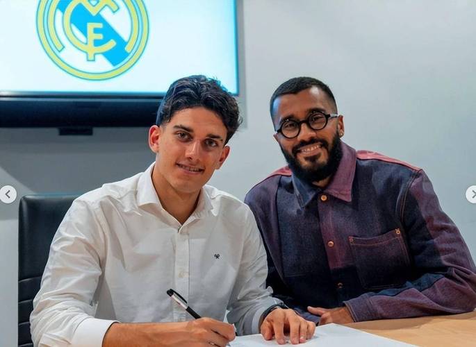 阿斯:小雷耶斯与皇马完成续约,继续在皇马青训体系中稳步成长