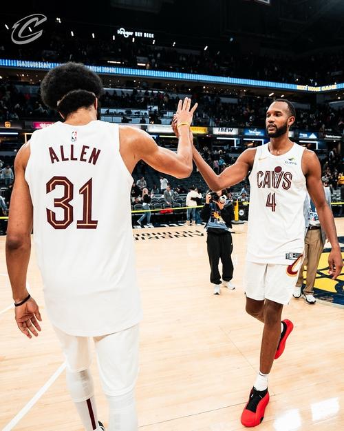 NBA杯骑士战猛龙 米切尔和贾勒特-阿伦均因伤缺席