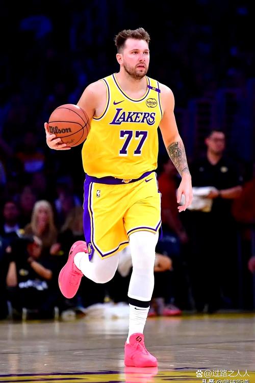 东契奇：赢球有时候需要通过得分 有时候需要通过其他方式