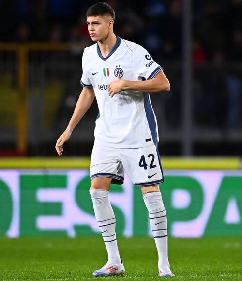 官方:国米外租小将斯坦科维奇,当选比甲10月最佳球员