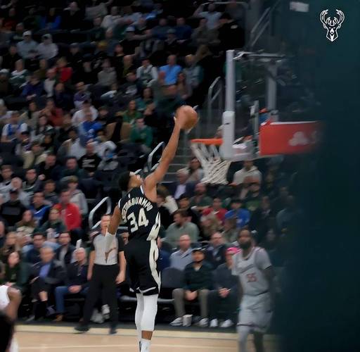 无力回天!字母哥出场32分钟13中8 砍下26分11板8助!