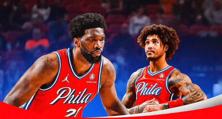 膝盖有大问题？乌布雷与2米13大个跳球 恩比德低头与小白聊天