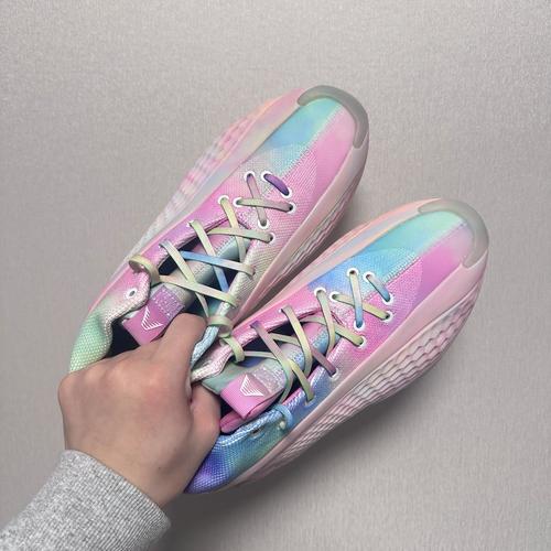 爱德华兹第三代签名鞋AE 3曝光!这个夏天二代AE 2才刚亮相!