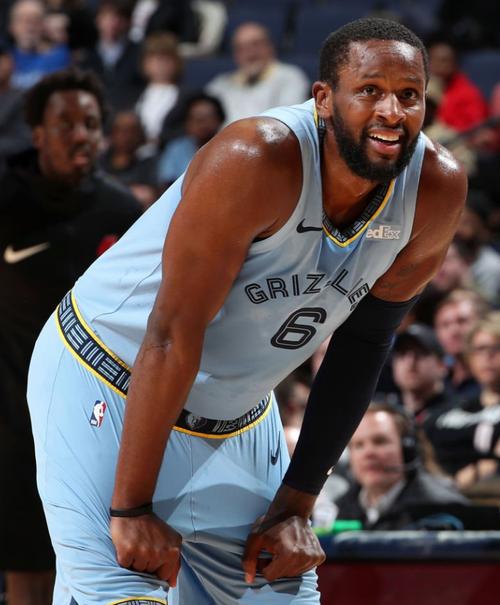 单节18分!迈尔斯-布里斯奇首节9中7砍下18分4板!