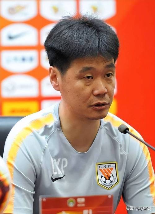 李霄鹏：感谢乔总给了执教家乡球队的机会，感谢球迷和所有球员