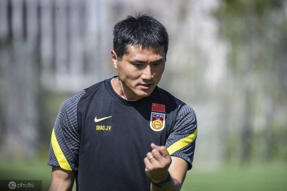 ：邵佳一、李国旭参加国足新帅选聘，邵佳一成主要候选之一