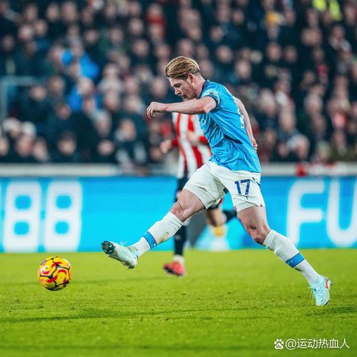 福登社媒晒图庆祝里程碑:很荣幸代表我的俱乐部在英超出场200次