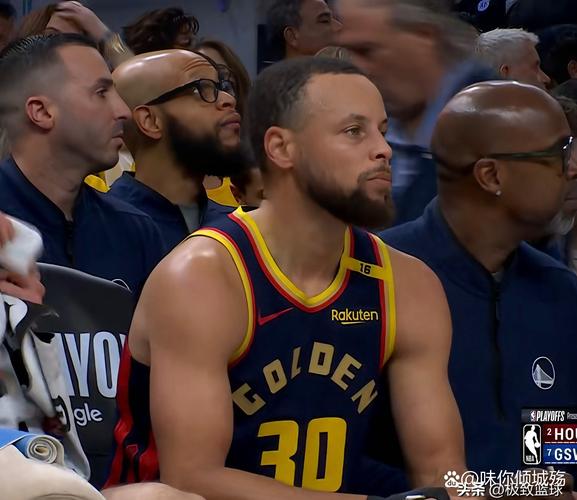 昆顿-杰克逊:我非常敬佩库里 接受了防守他的挑战做得还不错