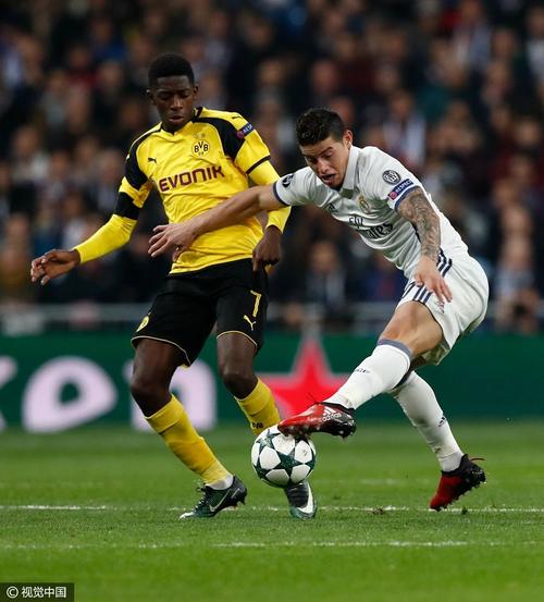 让2追5！23年欧冠，维尼修斯本泽马2射1传，皇马5-2客胜利物浦