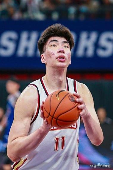 本赛季首次替补！西乙第6轮余嘉豪出战19分钟 0出手得到2板1助