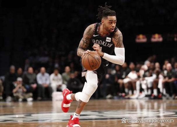 这不给个首发?拉塞尔替补17投10中砍下31分7板3助