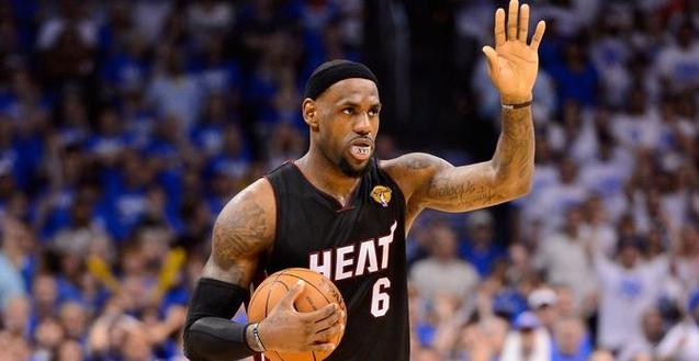 里夫斯：赛后第一时间我就告诉詹姆斯 我给他们父子都送出过空接