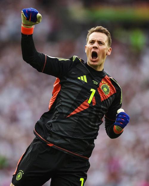 诺伊尔:巴黎在反击中相当危险,我们必须做好防守警惕他们的反击