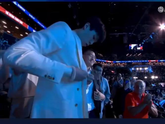 媒体人:开拓者以后下放&召回杨瀚森的操作会很频繁 这不是消极的