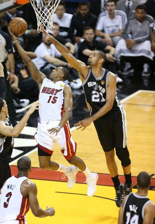 太阳阿伦：马刺持球压迫很强篮下还有文班 能创造好出手机会不易