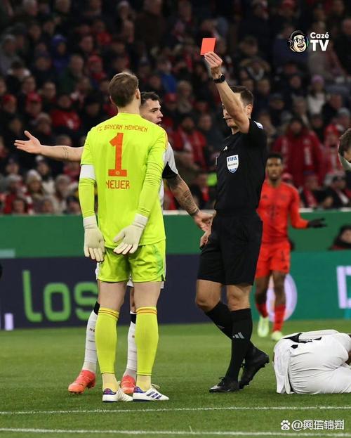 诺伊尔:现在谈未来还太早,身体状况和俱乐部情况都会影响决定