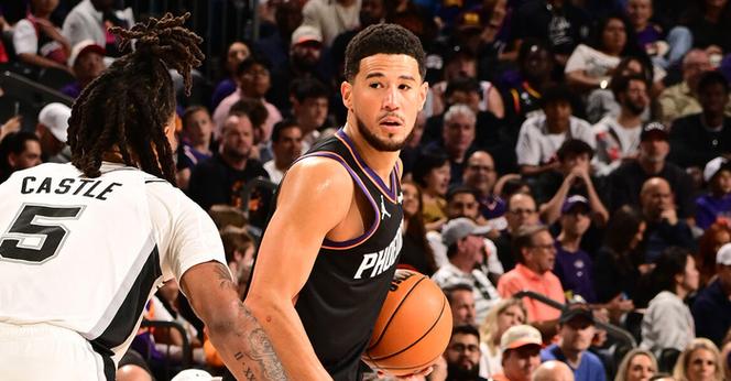 光速五犯！布克一回合连造卡斯尔三个犯规 直接走上罚球线